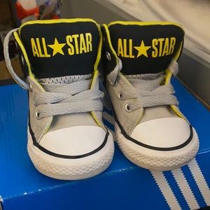 Converse* toddler boys size 5C - black and yellow